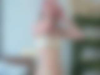 Live cam show with ElvinaBrowning - Gray Eyes on Latina Girls