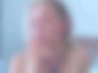 Live cam show with ElvinaBrowning - Gray Eyes on Dolls Live