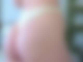 Live cam show with ElvinaBrowning - Legs on CamSodaAdn