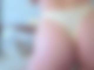 Live cam show with ElvinaBrowning - Tongue on SxyPornLive