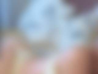 Live cam show with ElvinaBrowning - Tongue on Free Soda