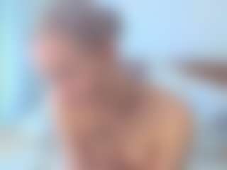 Live cam show with ElvinaBrowning - Tongue on Camsoda