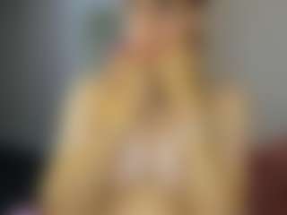 Live cam show with Linda-Hill - Shaved Pussy on Chatstar