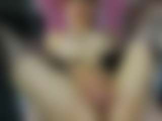 Live cam show with Linda-Hill - Sweet on StripNow