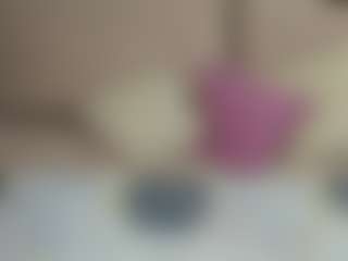 Live cam show with Linda-Hill - Spanks on livesuperchat.net