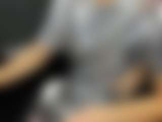 Live cam show with Linda-Hill - Shaved Pussy on SmokeAndPoke