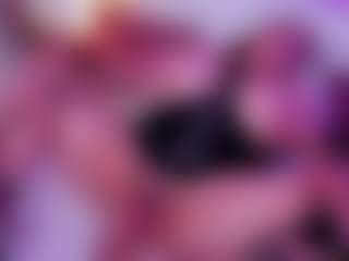 LunaPleasure MILF webcam performer live streaming