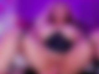 Live cam show with LunaPleasure - Full Nudity on CamClone