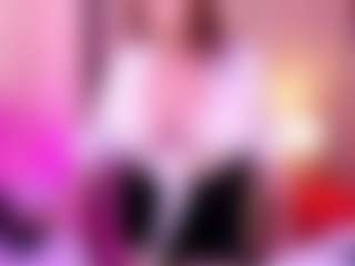 Live cam show with LunaPleasure - Gamer Mature on sexylive.show