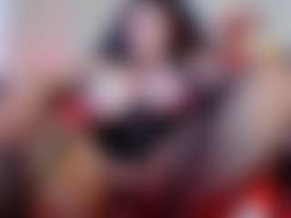 Live cam show with LunaPleasure - Striptease MILF on Camsoda