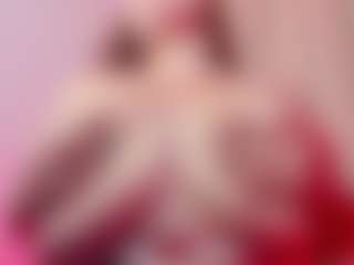 LunaPleasure MILF webcam performer live streaming