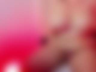 LunaPleasure MILF webcam performer live streaming