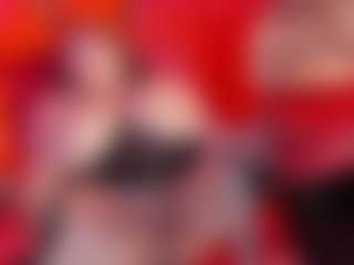 Live cam show with LunaPleasure - Curvy MILF on Lustler