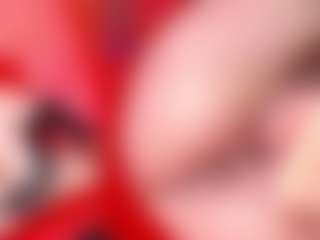 LunaPleasure MILF webcam performer live streaming