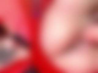 LunaPleasure MILF webcam performer live streaming