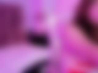 LunaPleasure MILF webcam performer live streaming