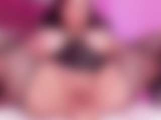 Live cam show with LunaPleasure - Virgin on Chatstar