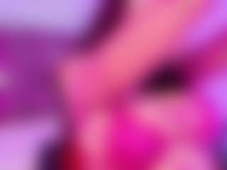 LunaPleasure MILF webcam performer live streaming