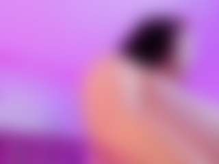 Live cam show with LunaPleasure - Curvy MILF on Camsoda