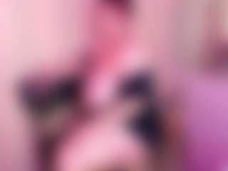 Live cam show with LunaPleasure - Amateur on TeamSkeetLive