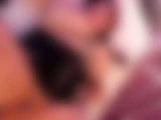 LunaPleasure MILF webcam performer live streaming