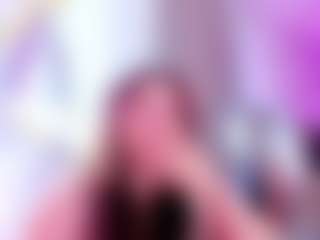 Live cam show with LunaPleasure - Strip Mature on Latina Girls