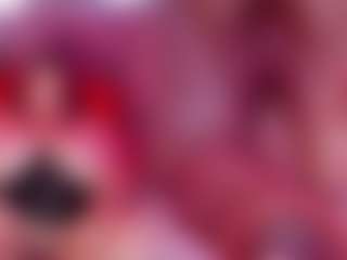 LunaPleasure MILF webcam performer live streaming