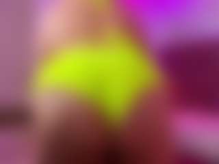Live cam show with LunaPleasure - BBW on studioflirtlive.com