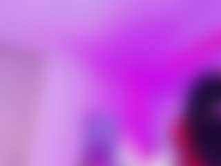 Live cam show with LunaPleasure - Deepthroat on Camsoda