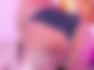 LunaPleasure MILF webcam performer live streaming
