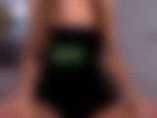 Live cam show with Nova - Young Adult on madthumbs