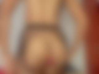 Live cam show with Zoey-Donovan - Oil on 1on1-livenow