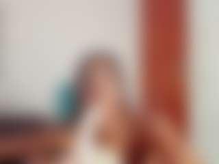 Live cam show with Zoey-Donovan - Small Tits on AdultVida.com
