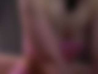 Live cam show with AlodiaGanter - Big Tits on AdultVida.com