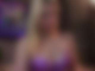 Live cam show with AlodiaGanter - Camel Toe on fapnchat