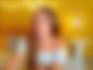 Live cam show with KetrinWhitee - Flashing on madthumbs