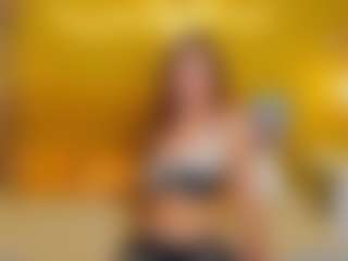 Live cam show with KetrinWhitee - Flashing on xxxlivecams.org