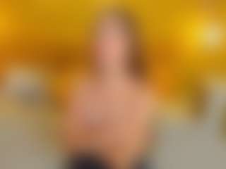 Live cam show with KetrinWhitee - Brown Eyes Brown Hair on Hubzter Live