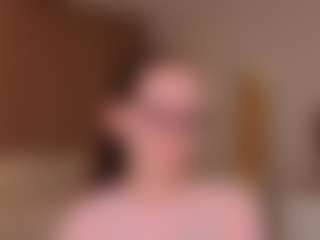 Live cam show with LynetteBails - Suck on CamwithHer
