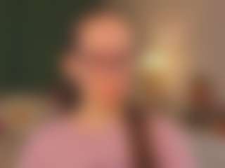 Live cam show with LynetteBails - Smart on chickslive.net