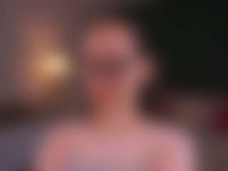 Live cam show with LynetteBails - Yoga on Dolls Live