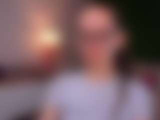 Live cam show with LynetteBails - Smart on Dolls Live