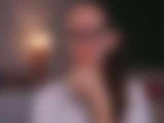 Live cam show with LynetteBails - Suck on madthumbs