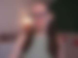Live cam show with LynetteBails - Thin on Camming Site
