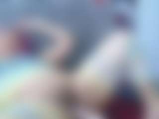 perla-mature MILF webcam performer live streaming