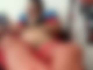 perla-mature MILF webcam performer live streaming
