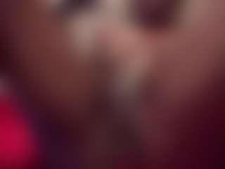 Live cam show with 10Natural - Shaved Pussy MILF on Camsoda
