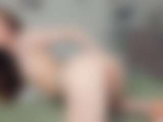 Live cam show with AnnisFrankson - Lean on Camsoda