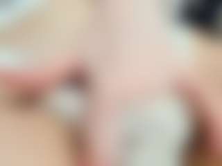 Live cam show with AnnisFrankson - Lean on Camsoda