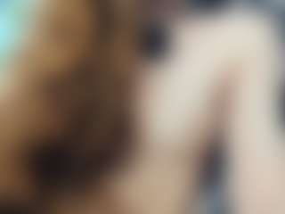 Live cam show with AnnisFrankson - Trimmed Asian on StripNow